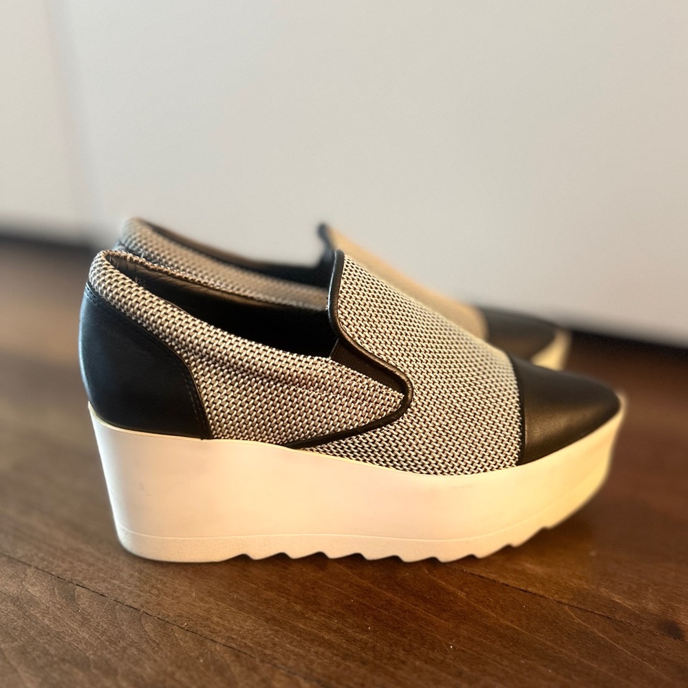 Kendall + Kylie KENDALL and KYLIE Tanya Platform Slip-On Sneakers - size 7